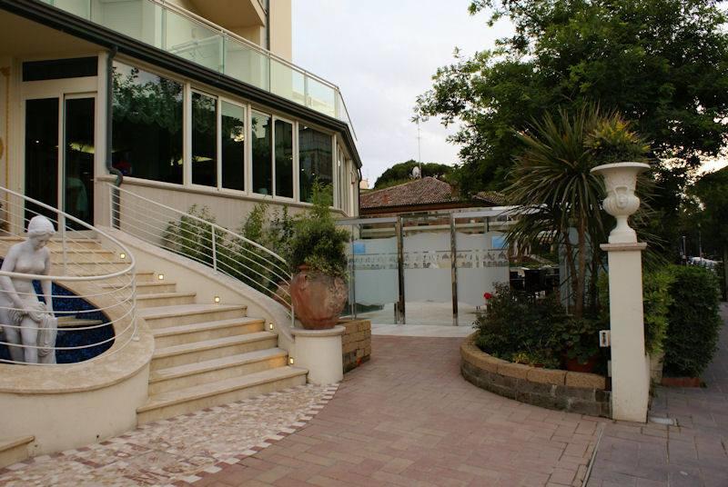 Hotel Lady Mary Milano Marittima Exterior foto